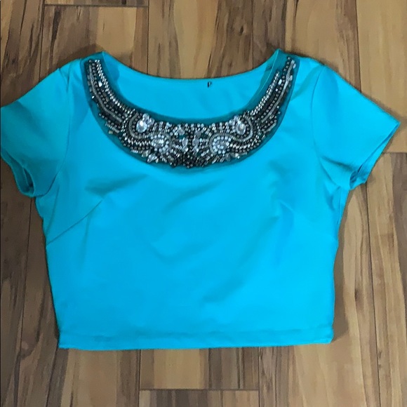 bebe Tops - Bebe crop top